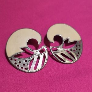 Elegant Cream and Silver Earrings